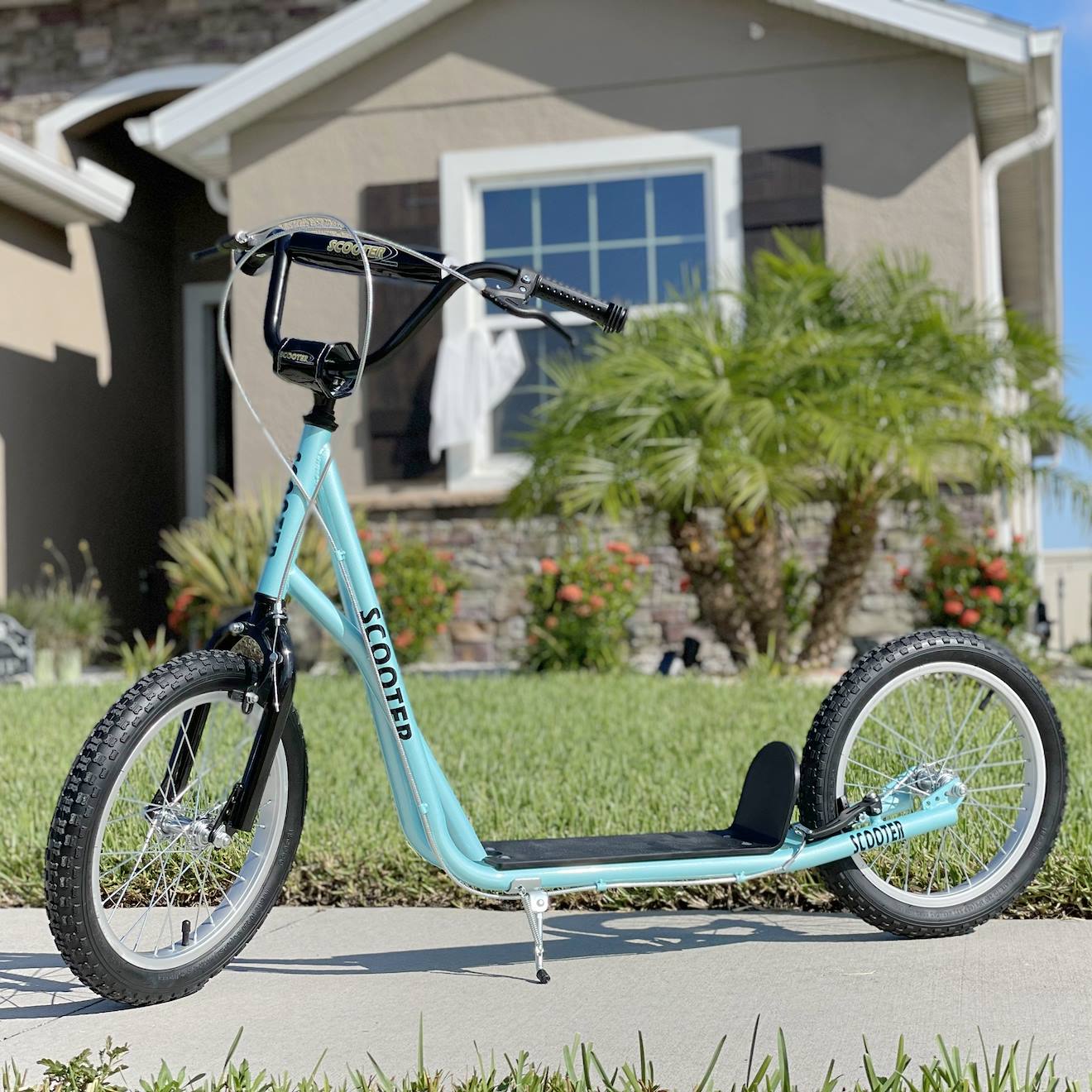 Trottinette patinette enfant - grands pneus - guidon réglable - poignée frein - béquille - acier bleu