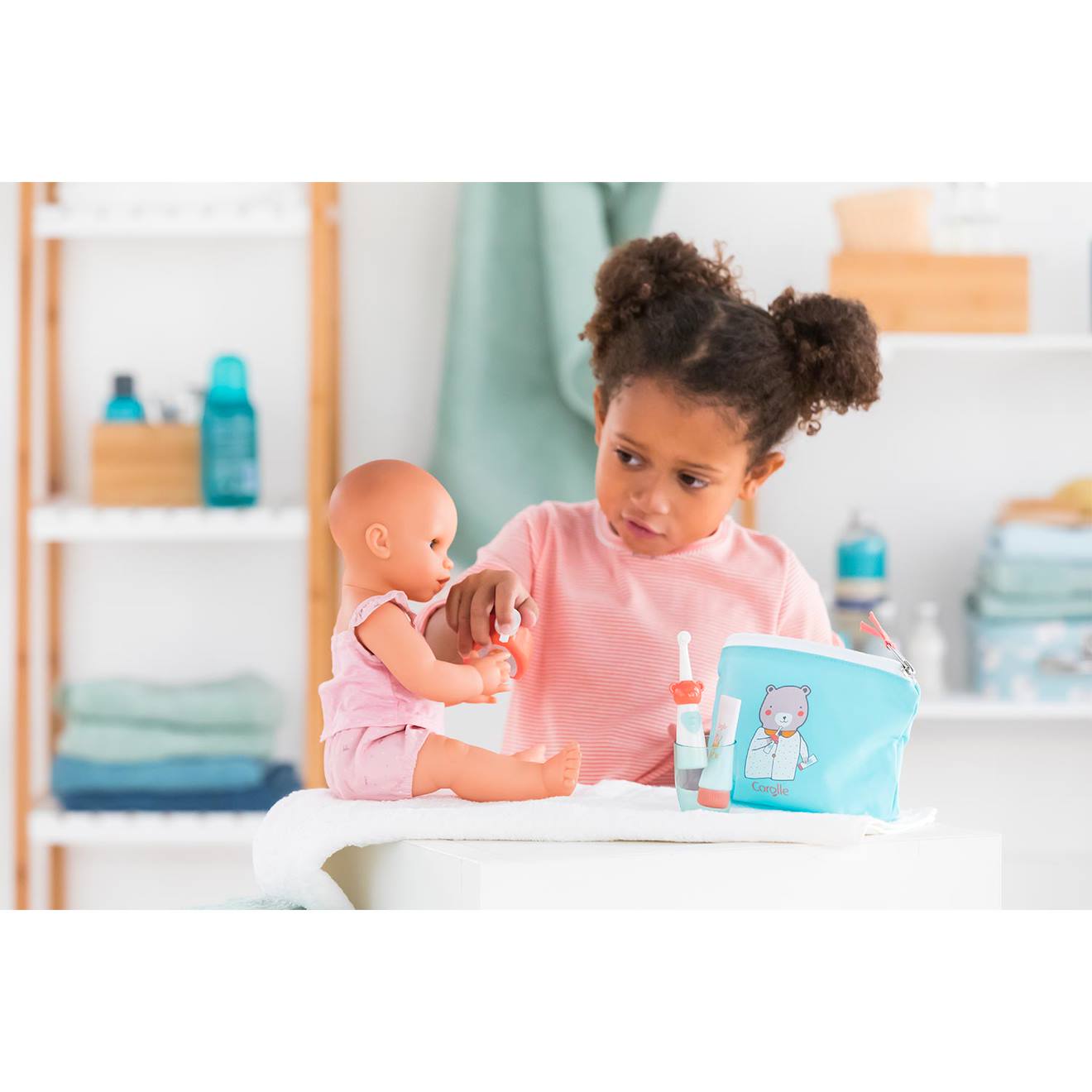 Trousse de toilette et accessoires pour poupon 36 et 42 cm multicolore