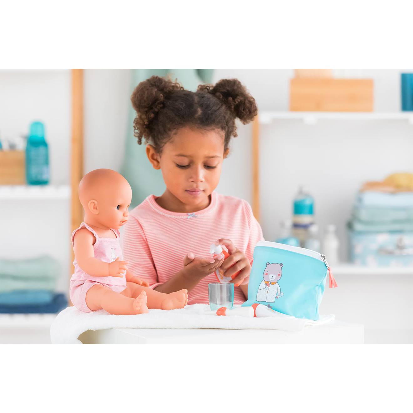 Trousse de toilette et accessoires pour poupon 36 et 42 cm multicolore