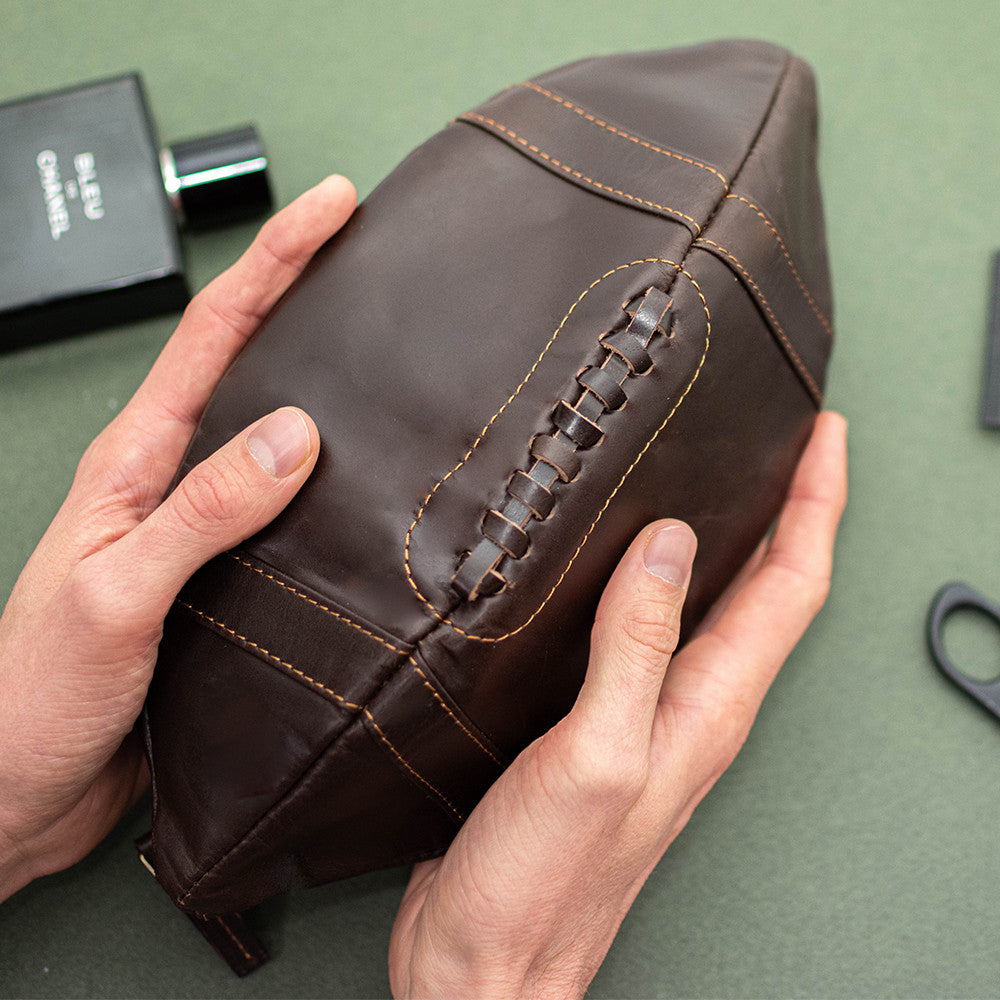 Trousse de Toilette Rugby en Cuir Nom à Personnaliser - Trousse de Toilette Personnalisée