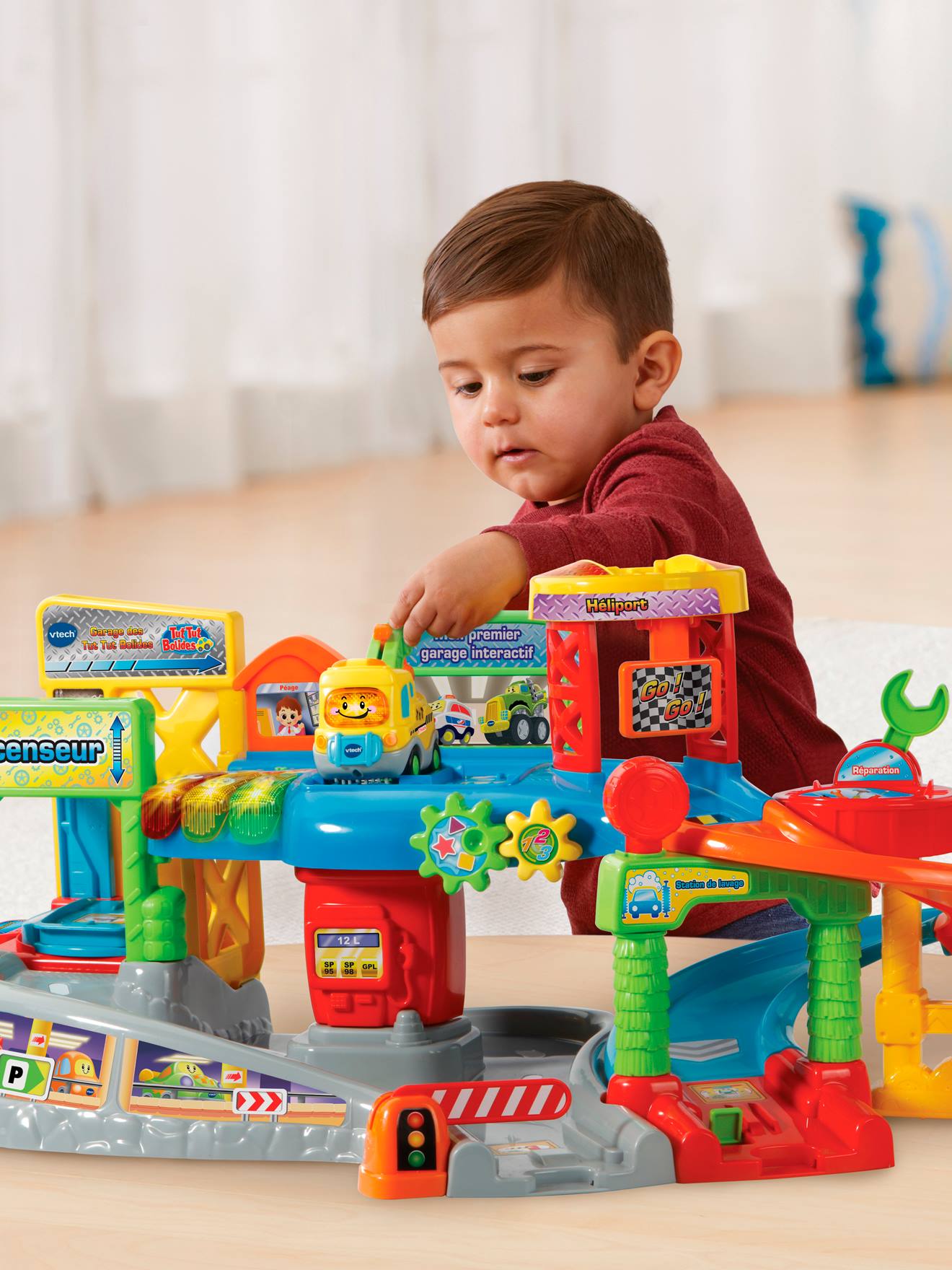 Tut tut bolides mon premier garage interactif multicolore