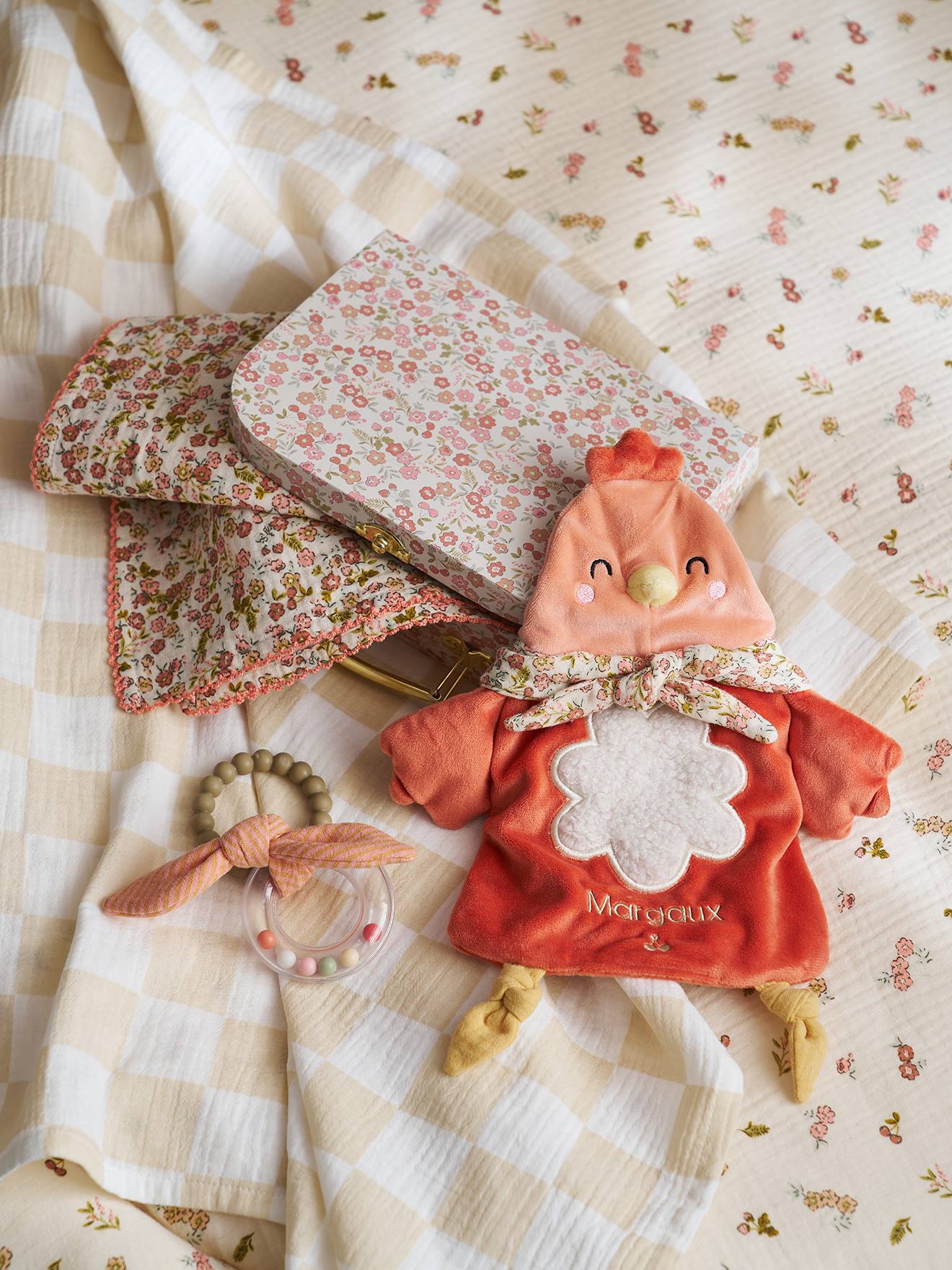 Valisette doudou personnalisable cocotte